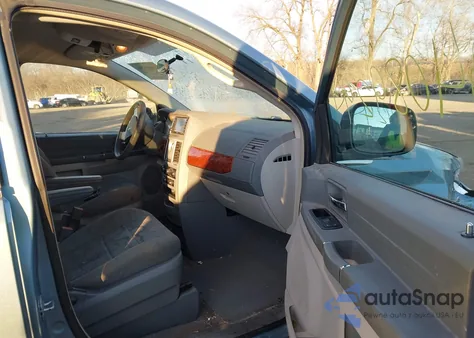 2009 Chrysler Town & Country Lx z USA, uszkodzony, nr VIN 2A8HR44E19R566945